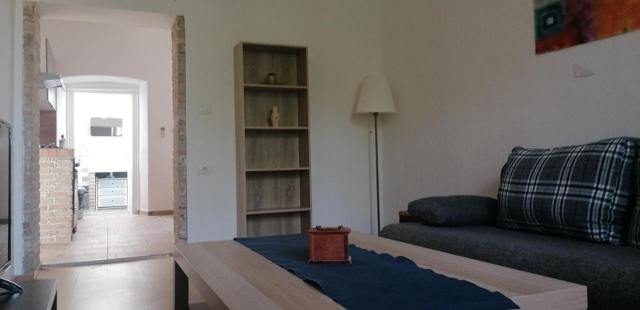 Mediteranian Dream Apartment พูลา ภายนอก รูปภาพ