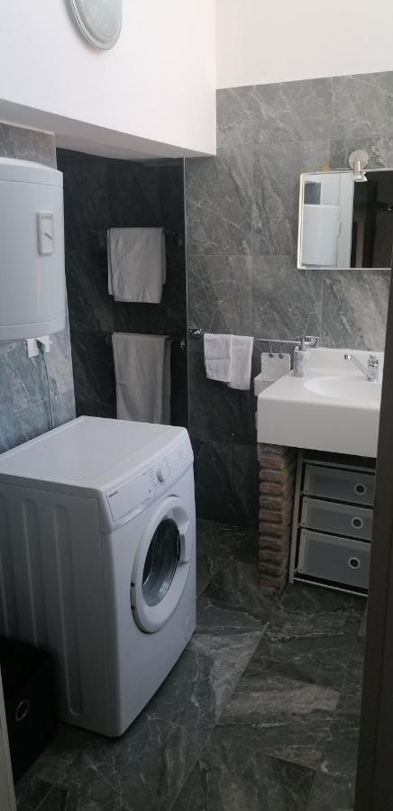 Mediteranian Dream Apartment พูลา ภายนอก รูปภาพ